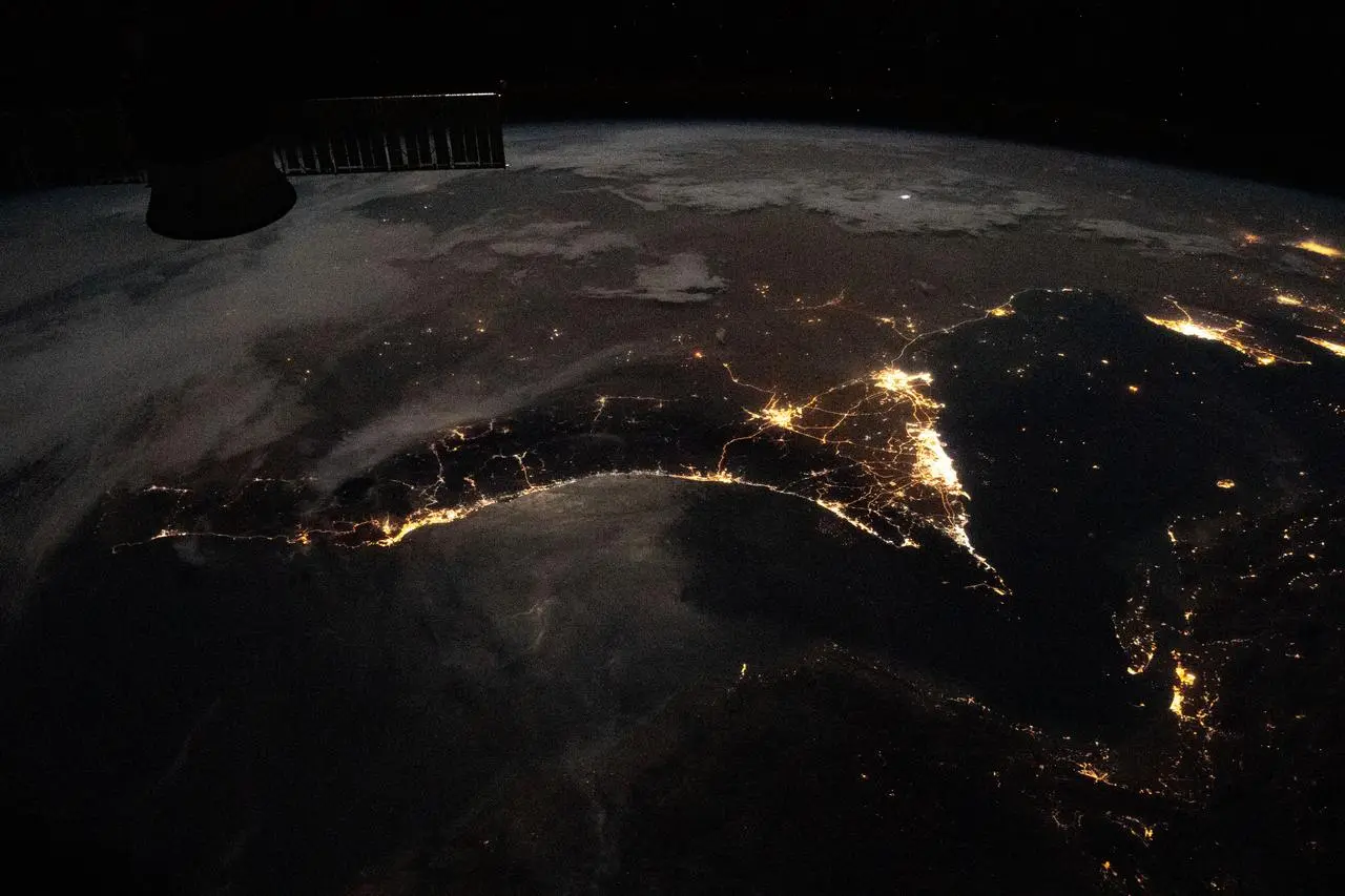 从国际空间站看阿拉伯联合酋长国的夜晚