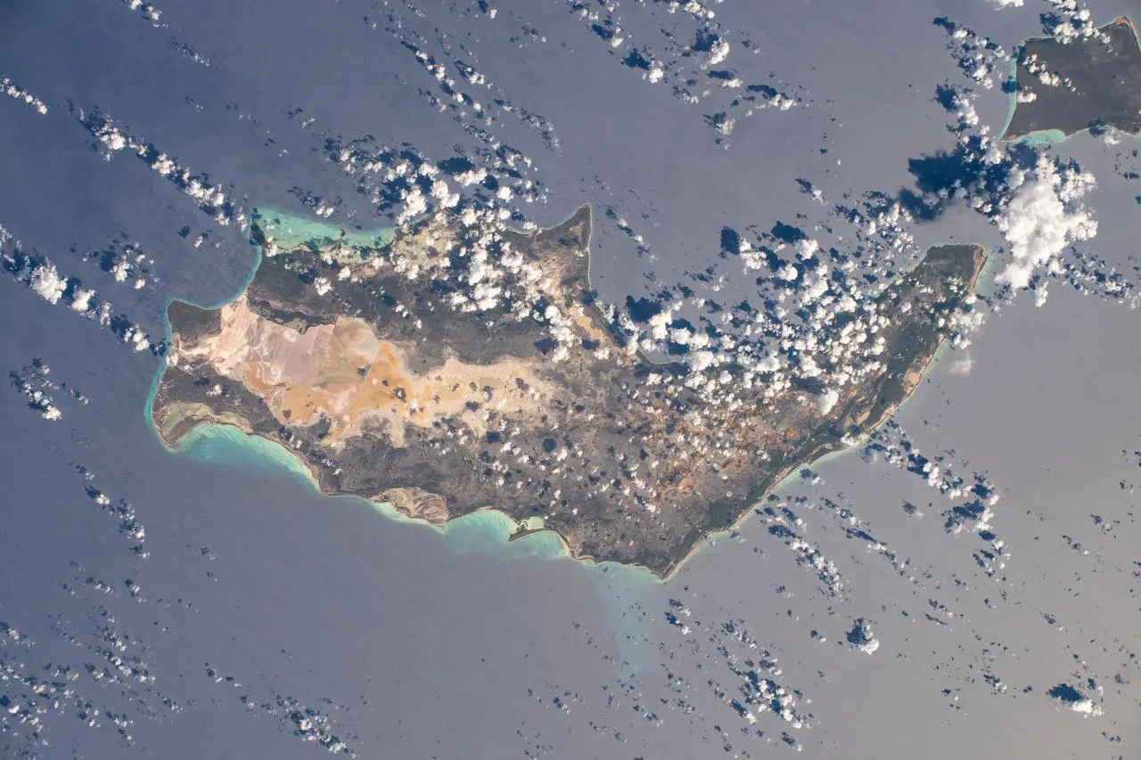 从太空中俯瞰巴哈马伊纳瓜国家公园
