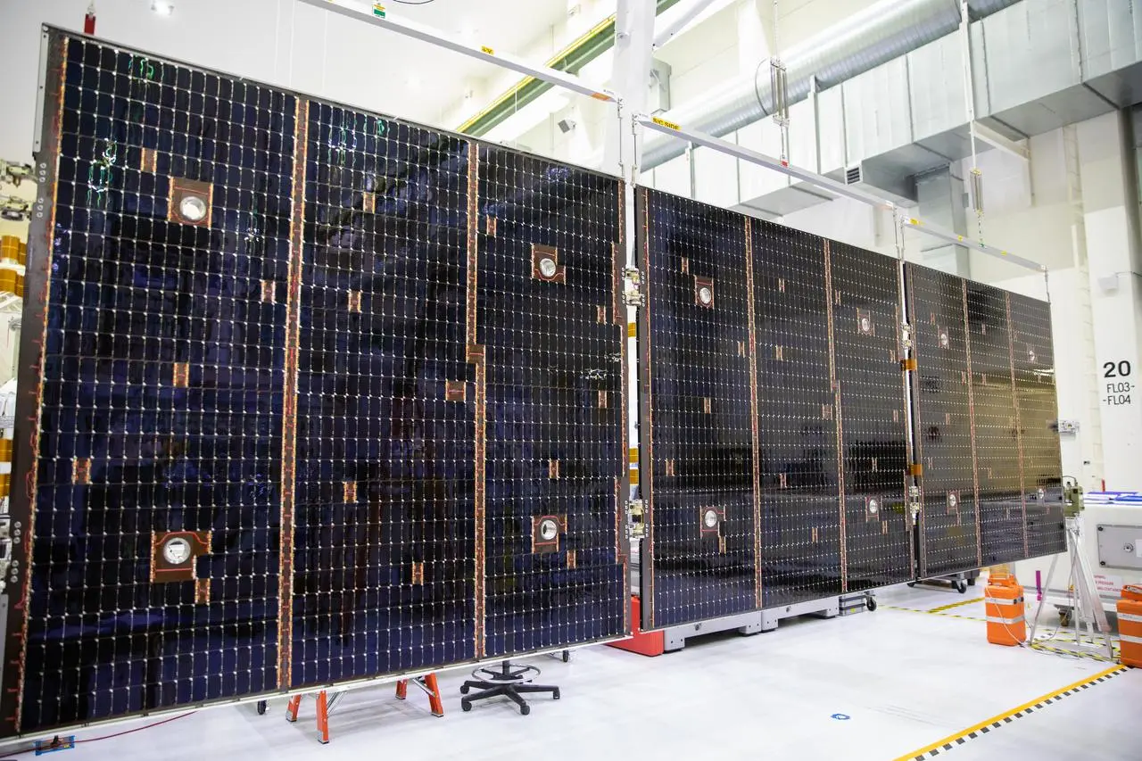 NASA Artemis I 任务中的太阳能电池板