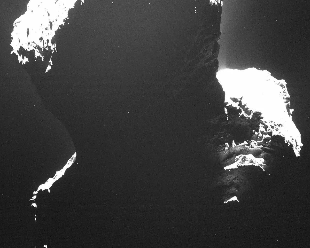 罗塞塔探测器拍摄的67P彗星
