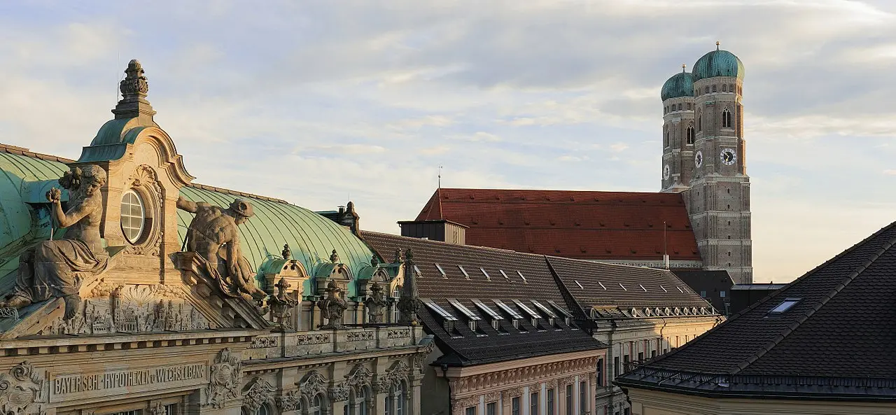 慕尼黑圣母教堂的屋顶
