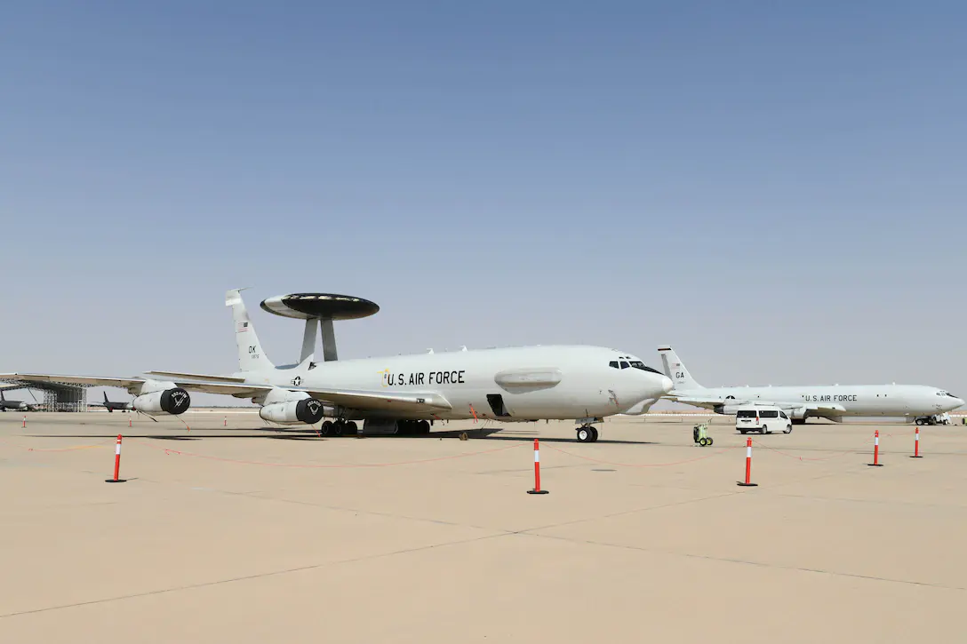 沙特境内的E-3预警机和E-8C监视机