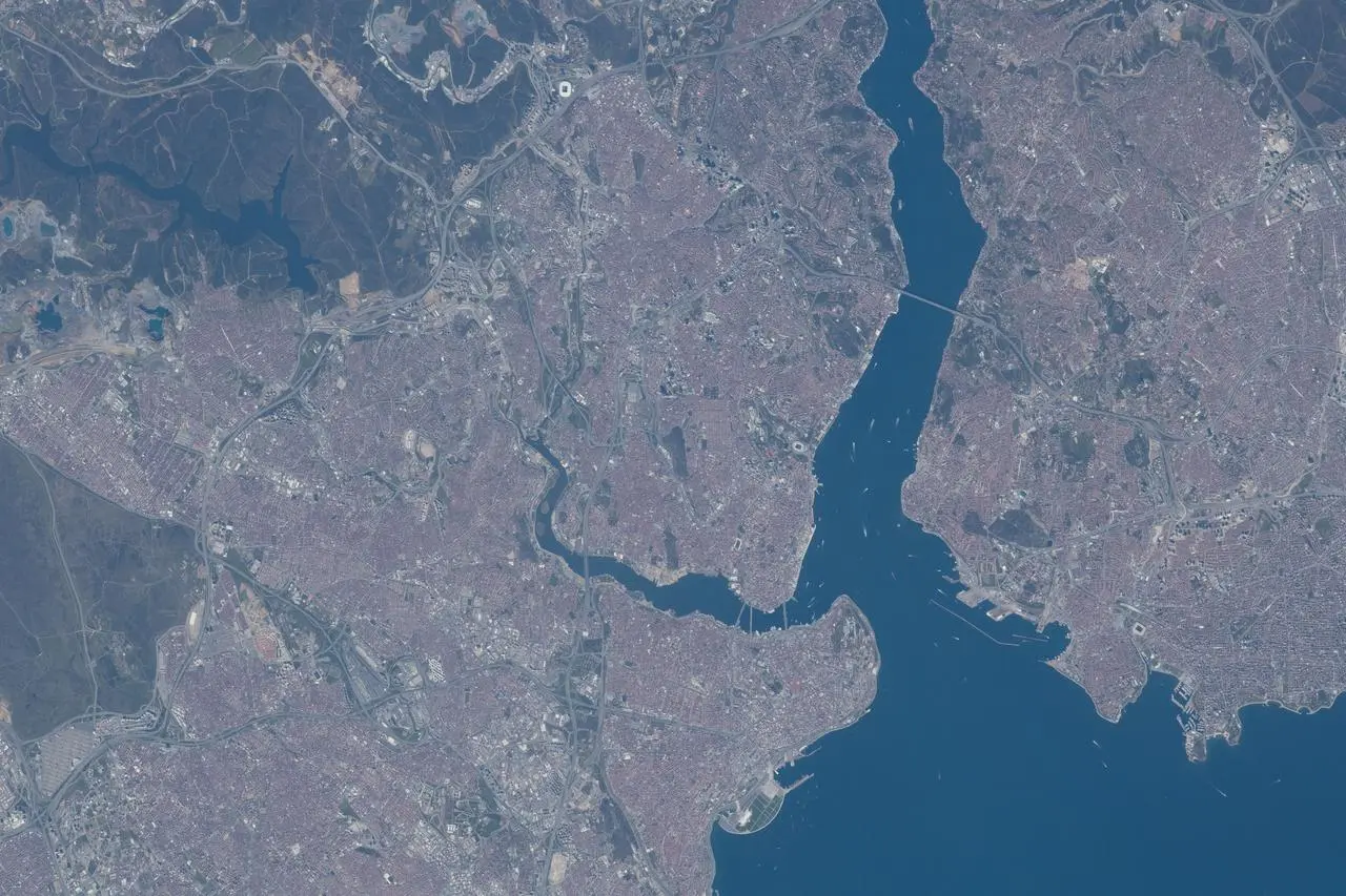从国际空间站看地球[2021年04月-001期]