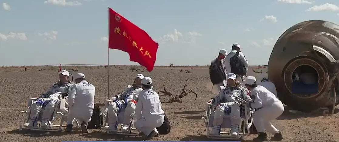 中国天宫号空间站首批三名宇航员安全返回_荒原之梦