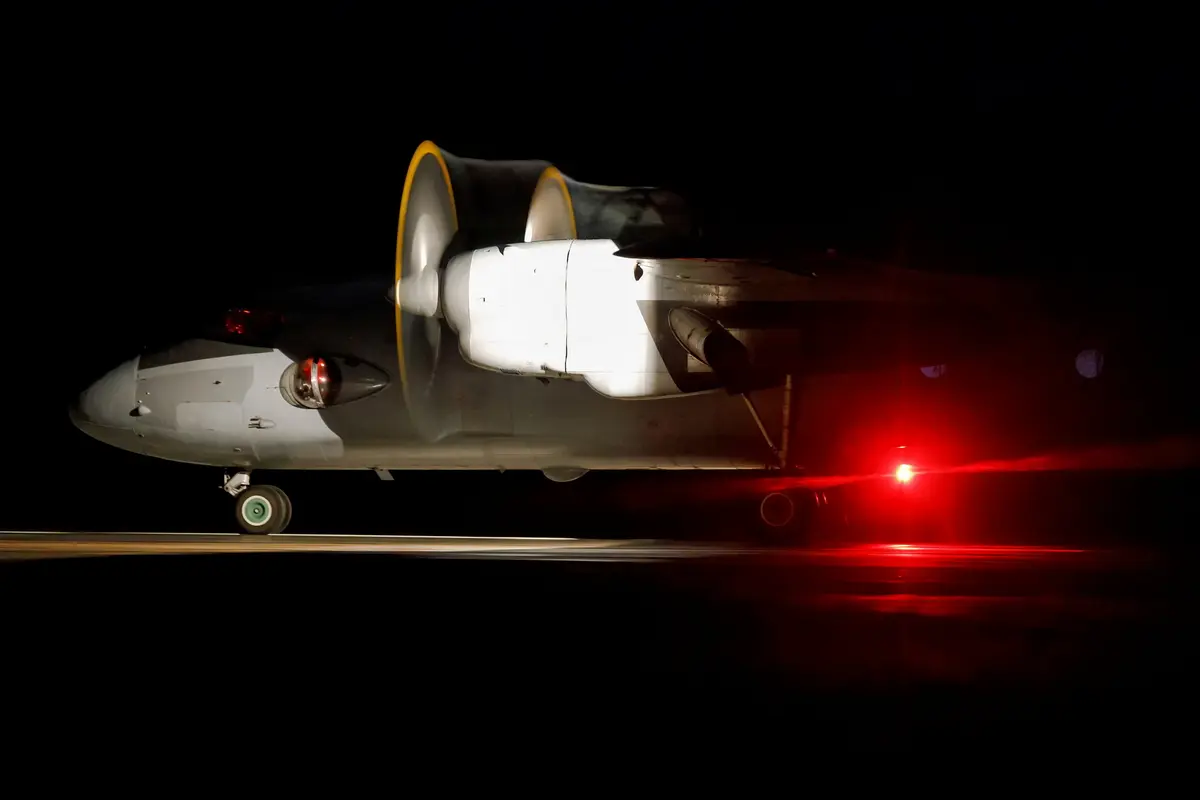 安托诺夫 安-26（Ah-26）双螺旋桨中型运输机_俄罗斯军用运输机夜间飞行训练图集（2021年09月）_荒原之梦