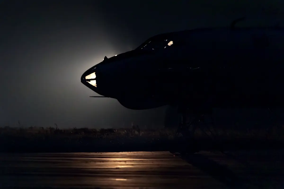 安东諾夫 安-12（An-12）涡桨四发中型运输机_俄罗斯军用运输机夜间飞行训练图集（2021年09月）_荒原之梦