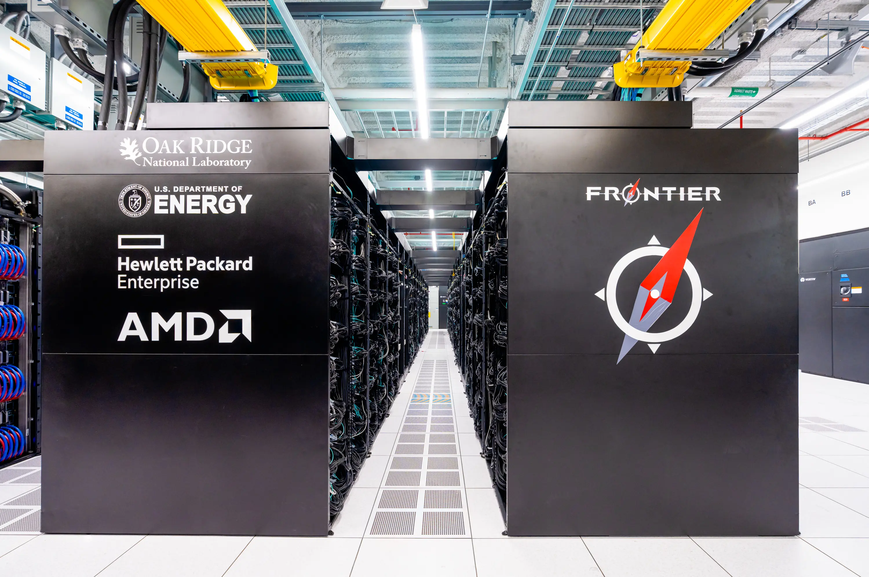 图 06. “前沿（Frontier）”是全球首台百亿亿次级计算机，由美国田纳西州橡树岭国家实验室制造，名列 2022 年 05 月超级计算机运算速度全球排行榜首位 | 荒原之梦