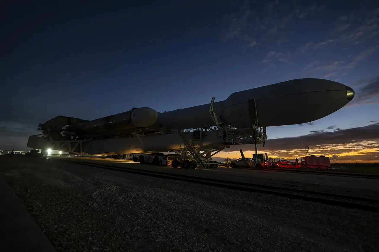 荒原之梦考研数学 | 每日箴言：梦无止境，行则将至 | Photographer: SpaceX